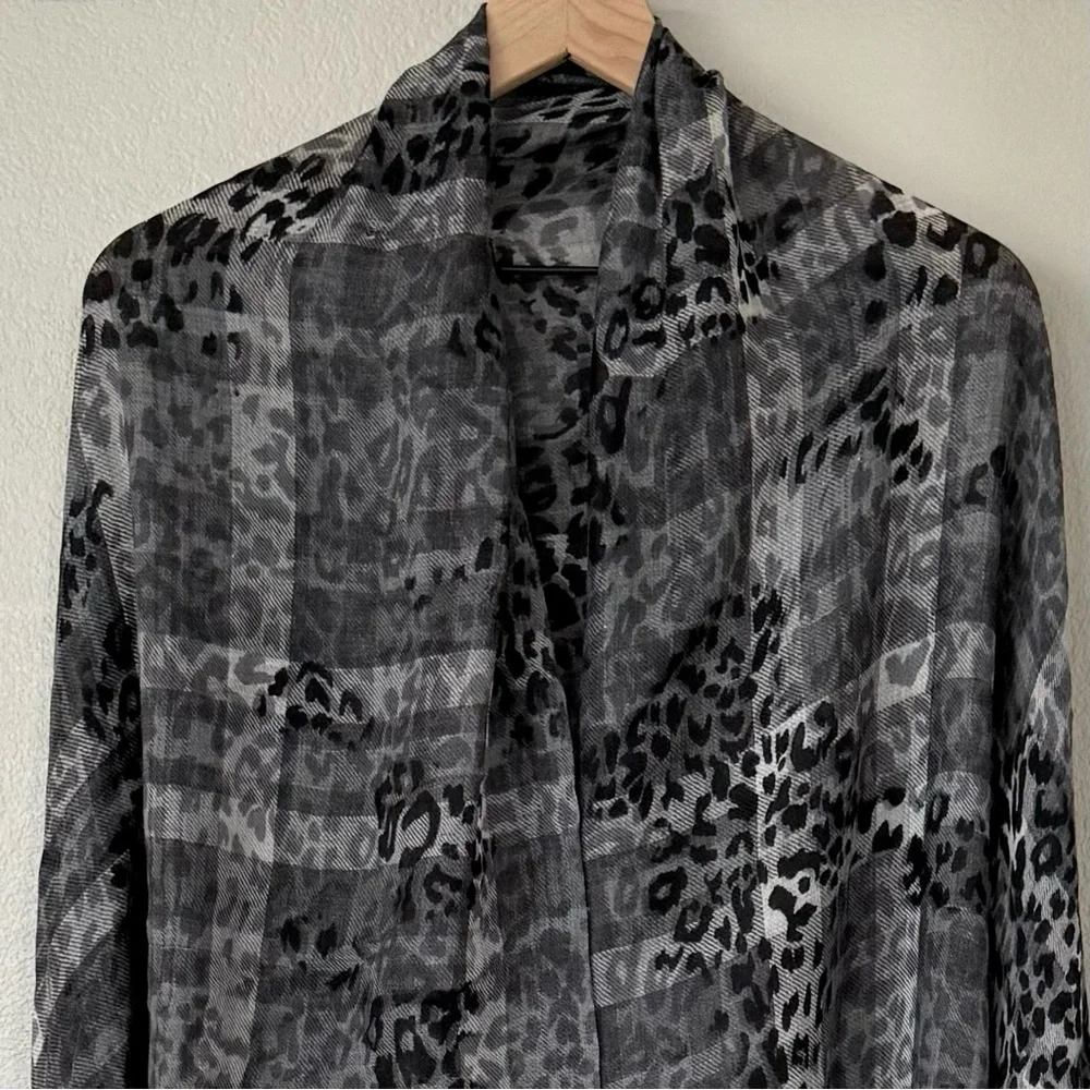 DOLMA NWT Wool Silk Blend Leopard Print Convertible Scarf Shawl • Gray Fringe